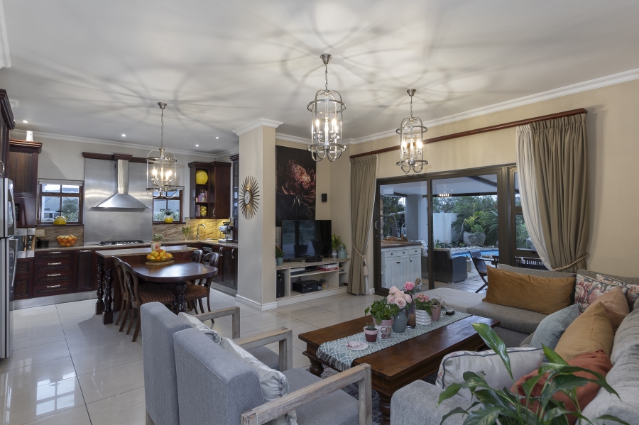 5 Bedroom Property for Sale in De Wijnlanden Residential Estate Western Cape